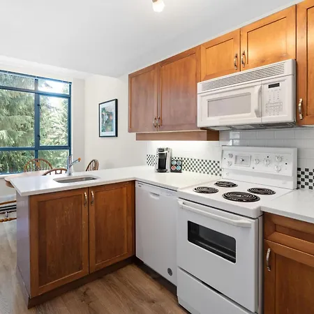 Alpenglow Lodge Bear Wonder One Bedroom By Mva Whistler Exterior photo